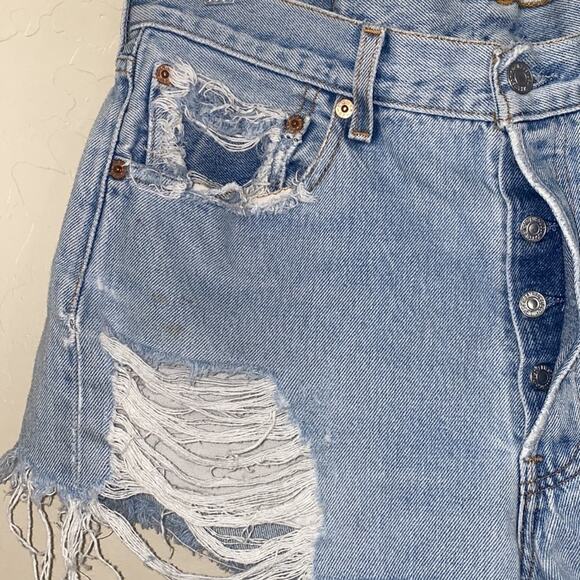 Vintage Levi’s 501 cut off shorts - Picture 3 of 6